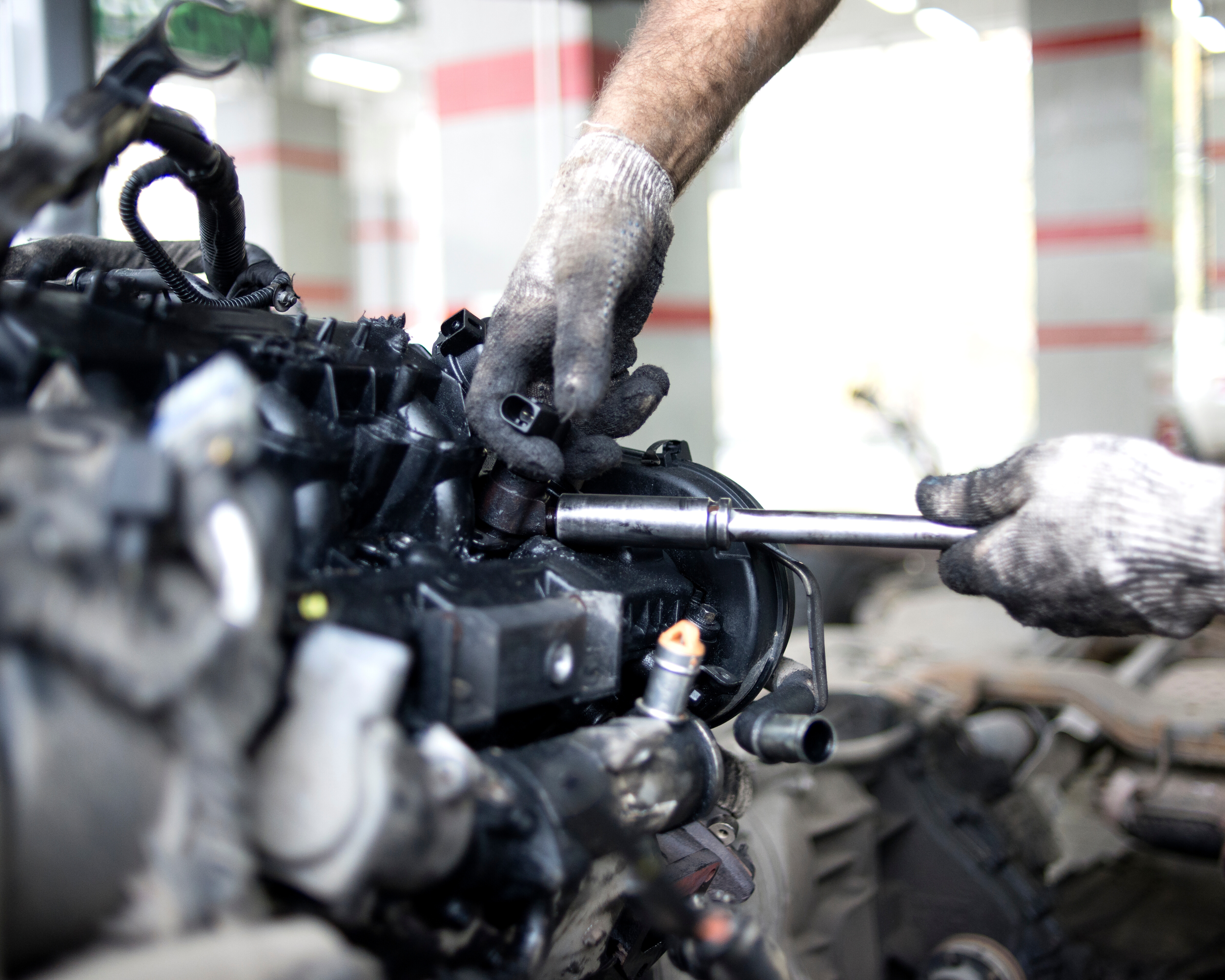 Engine maintenance and repair